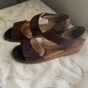 Beautifeel Brown Dita Sandals Size 8